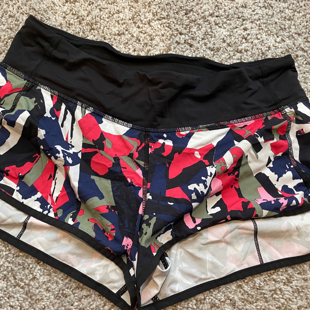 Lululemon hotty hot short